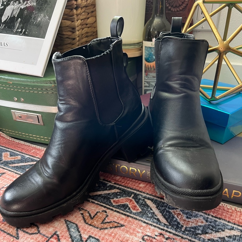 Chelsea Lug Sole Boots